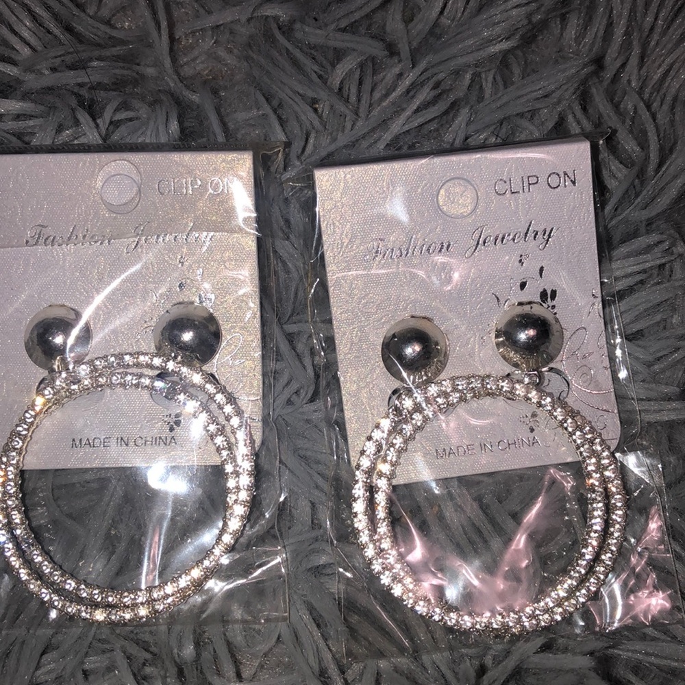 2 pair of earrings - Picture 2 of 2